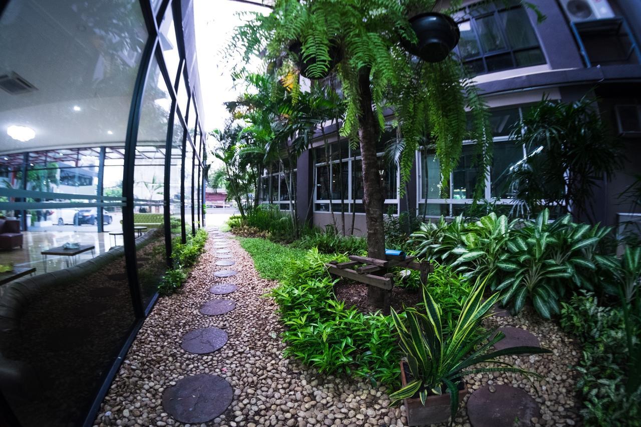 Apple Holiday Bangkok Extérieur photo